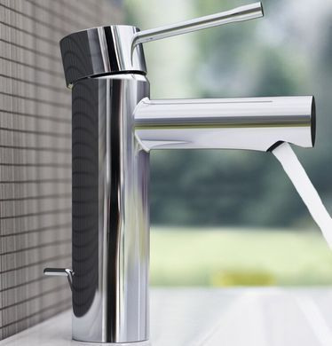 Фото Змішувач для умивальника Grohe Essence New 32898001